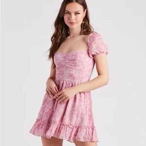 Sweet Spring Vibes Floral Skater Dress Size M. BRAND NEW